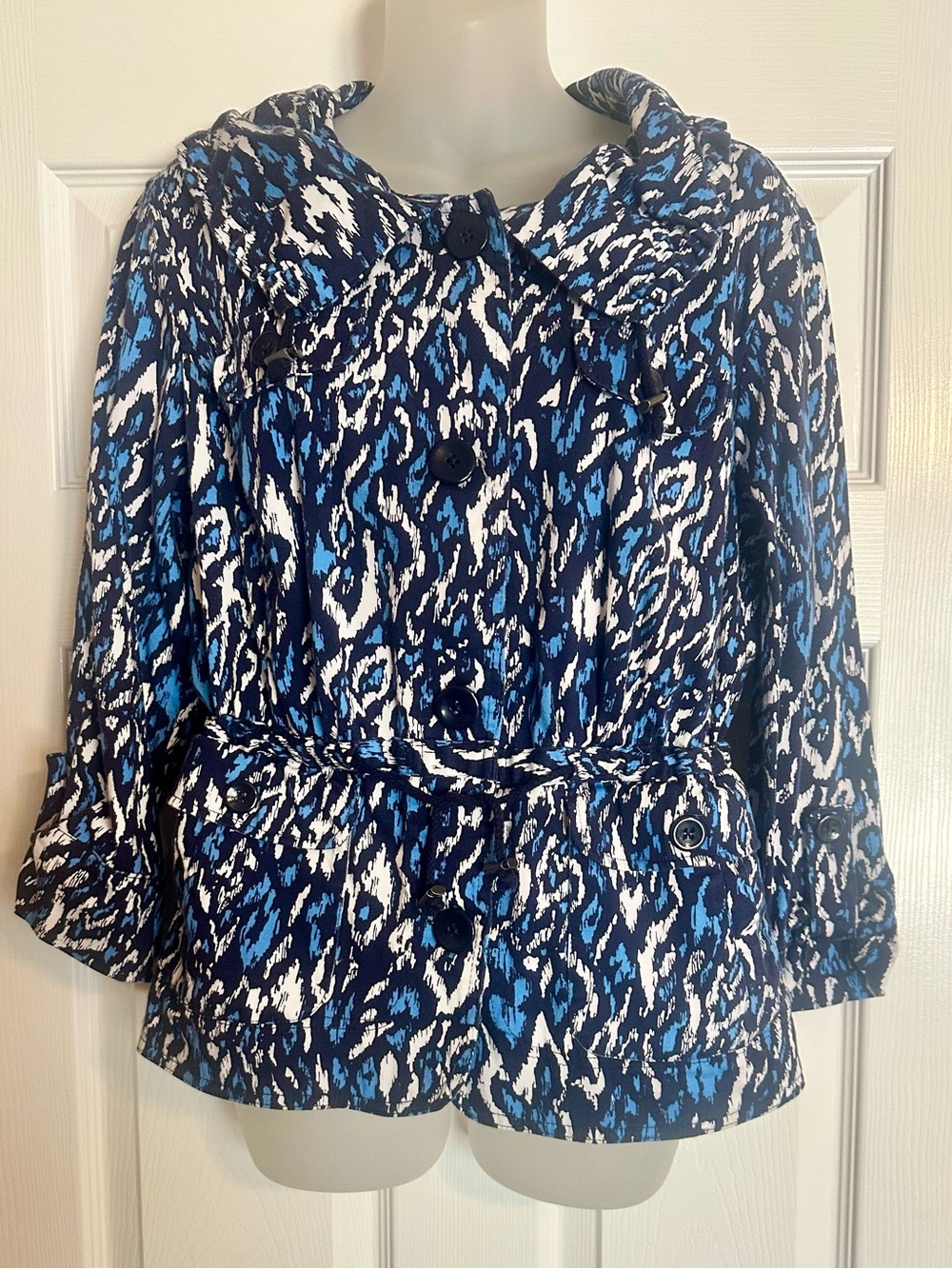 Elementz Navy Blue and White Abstract Button-Front Jacket with drawstring
